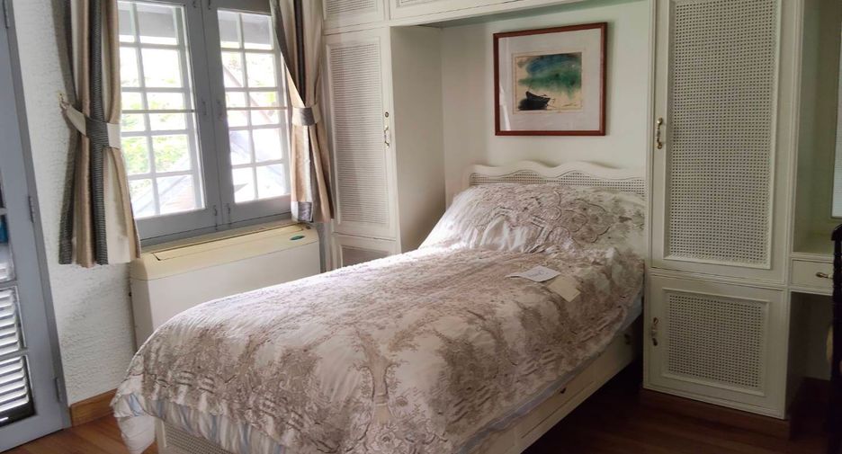 For sale 4 bedrooms house in Wang Thonglang, Bangkok