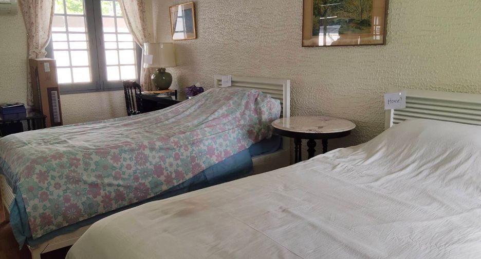 For sale 4 bedrooms house in Wang Thonglang, Bangkok