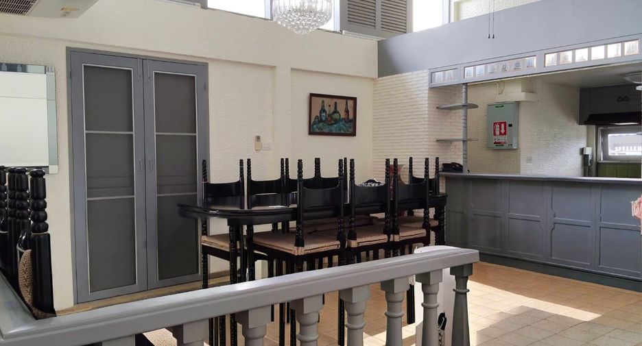 For sale 4 bedrooms house in Wang Thonglang, Bangkok