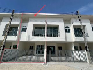 For sale 2 bedrooms townhouse in Si Racha, Chonburi