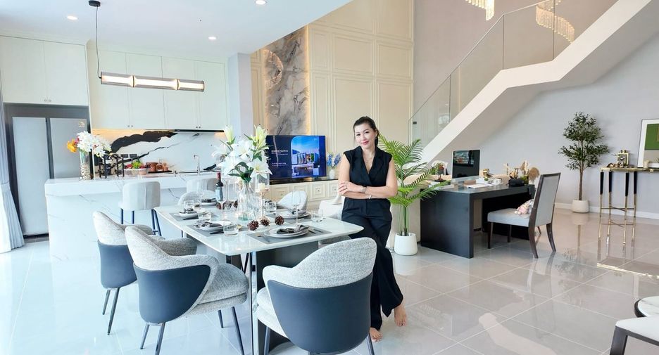 For sale 5 bedrooms villa in Bang Lamung, Chonburi
