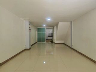 Casa adosada en venta de 2 habitaciones en Bueng Kum, Bangkok