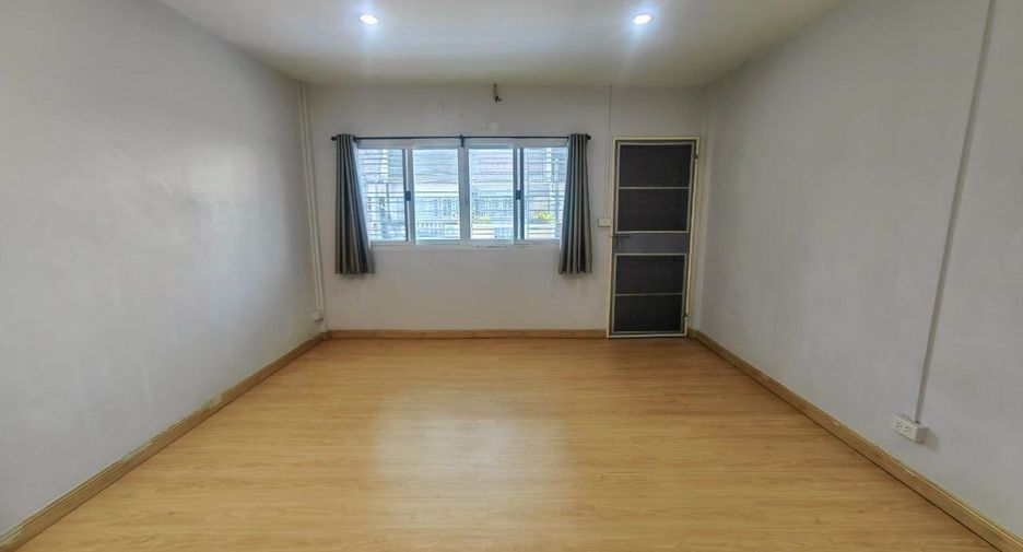 For sale 2 bedrooms townhouse in Bueng Kum, Bangkok