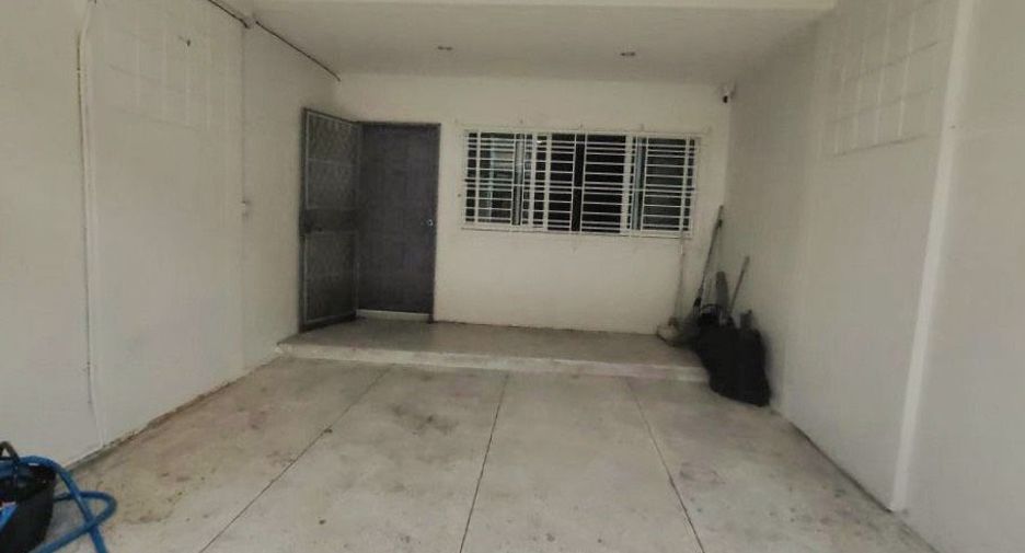 For sale 2 bedrooms townhouse in Bueng Kum, Bangkok