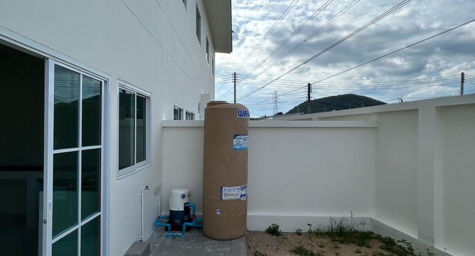 For sale 2 bedrooms townhouse in Si Racha, Chonburi