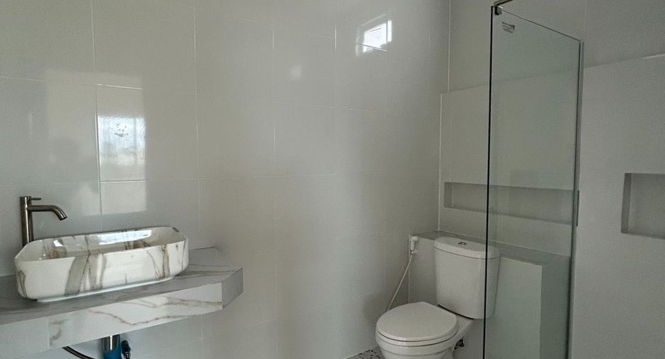 For sale 2 bedrooms townhouse in Si Racha, Chonburi