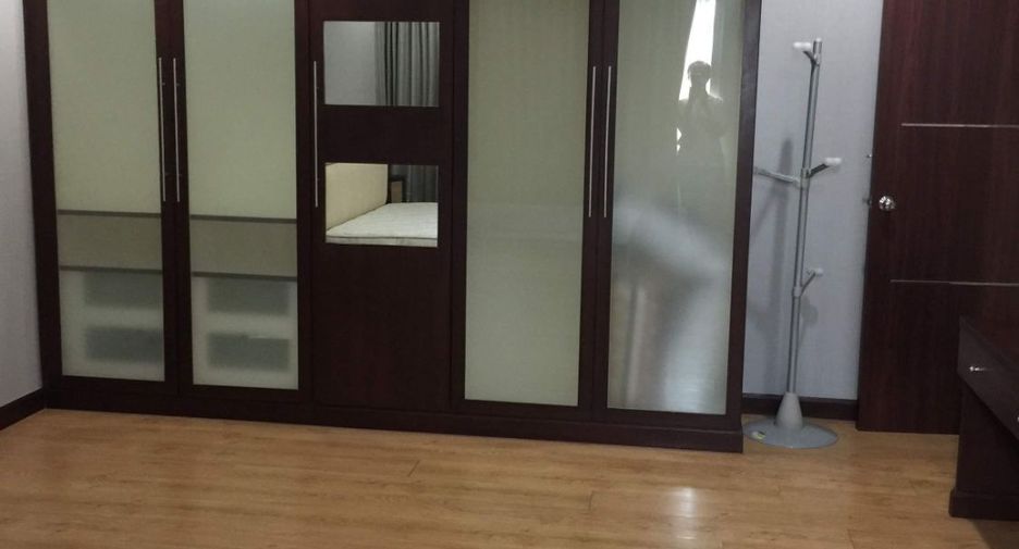 For rent and for sale 1 bed condo in Bang Rak, Bangkok