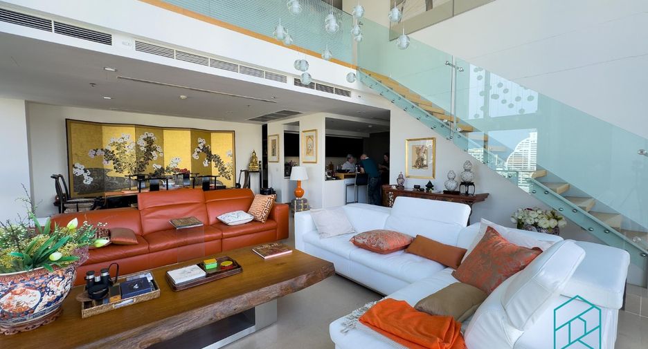 For sale 4 bedrooms condo in Sathon, Bangkok