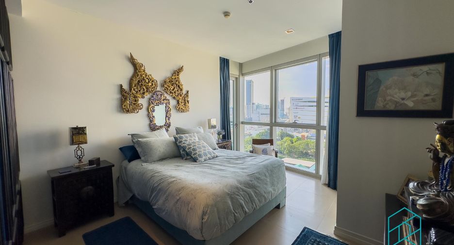 For sale 4 bedrooms condo in Sathon, Bangkok