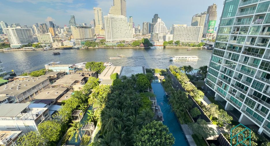 For sale 4 bedrooms condo in Sathon, Bangkok
