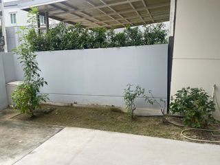 For rent and for sale 2 bedrooms townhouse in Phra Samut Chedi, Samut Prakan