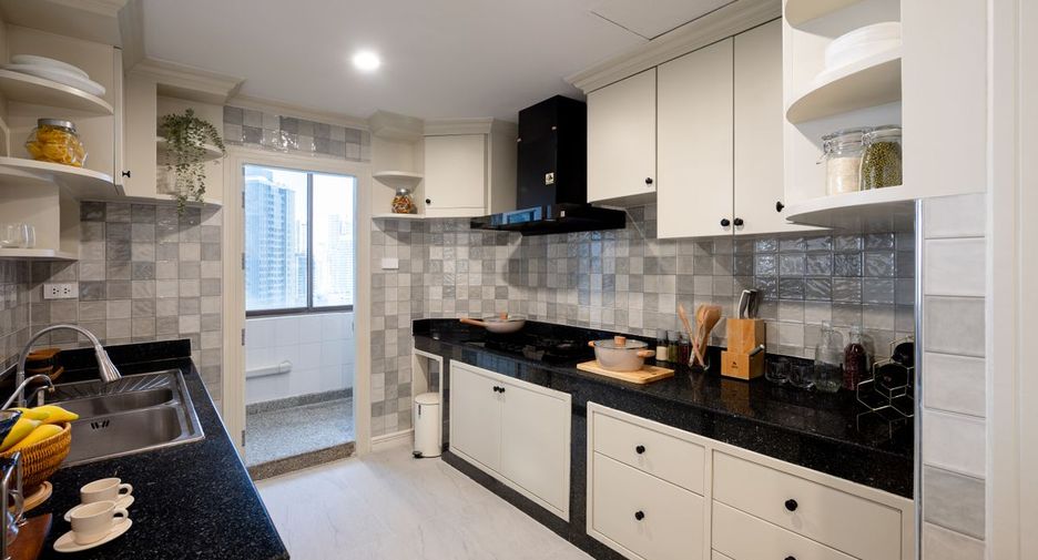 Wohnung zum Kauf mit 3 Zimmer in Watthana, Bangkok