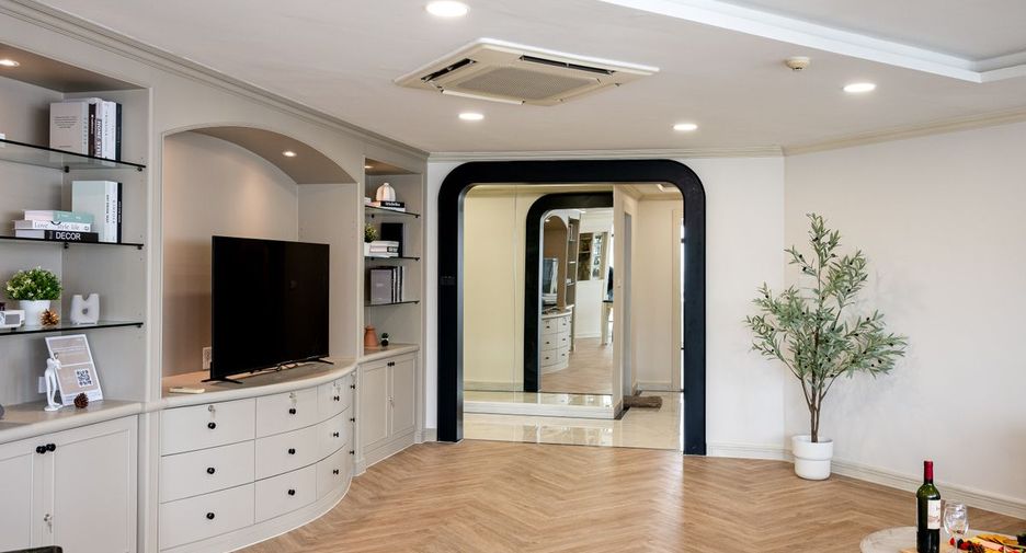 Wohnung zum Kauf mit 3 Zimmer in Watthana, Bangkok