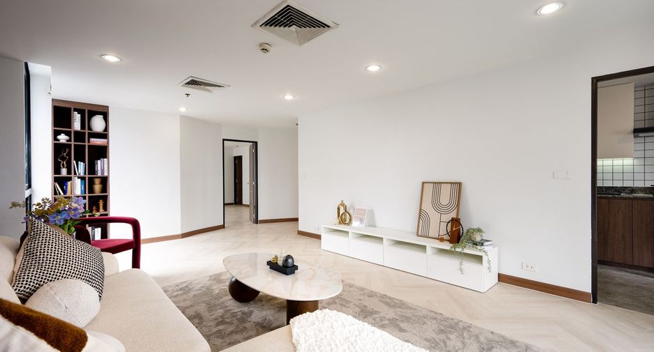 Wohnung zum Kauf mit 3 Zimmer in Watthana, Bangkok