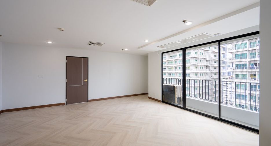 Wohnung zum Kauf mit 3 Zimmer in Watthana, Bangkok