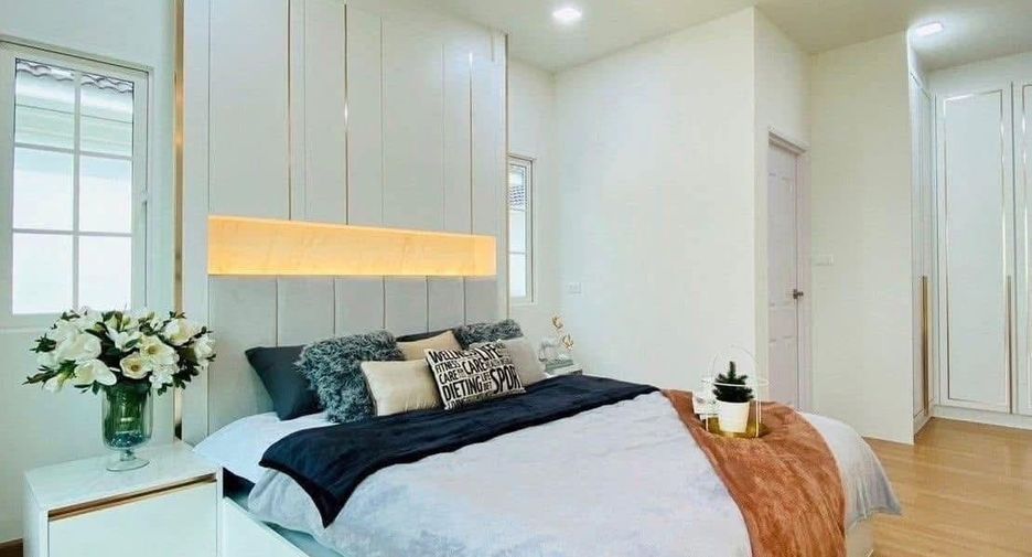 For rent 4 bedrooms townhouse in Prawet, Bangkok