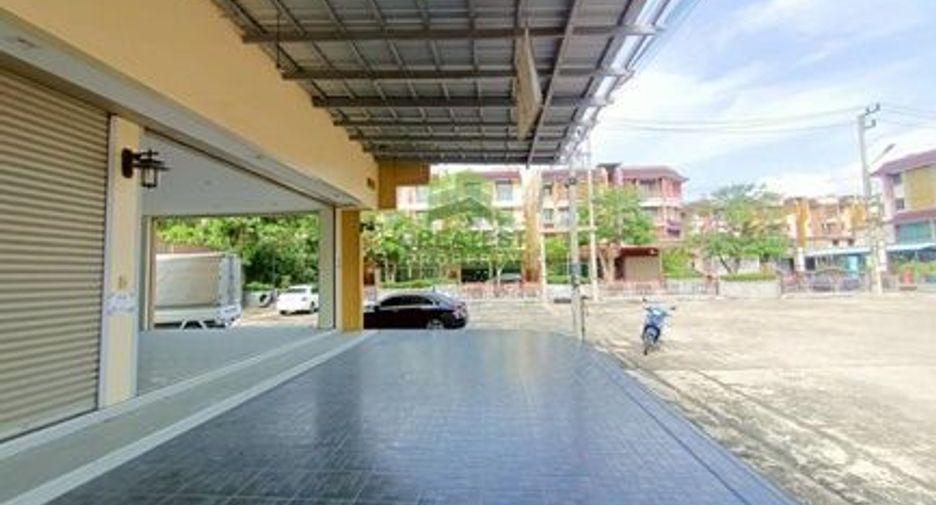 Local comercial en venta de 4 habitaciones en Phutthamonthon, Nakhon Pathom