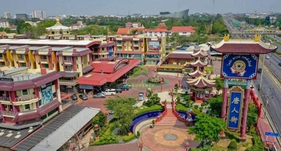 Local comercial en venta de 4 habitaciones en Phutthamonthon, Nakhon Pathom