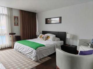 For sale 3 bedrooms condo in Watthana, Bangkok