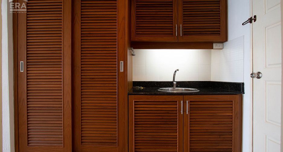 For sale 1 bed condo in Mueang Rayong, Rayong