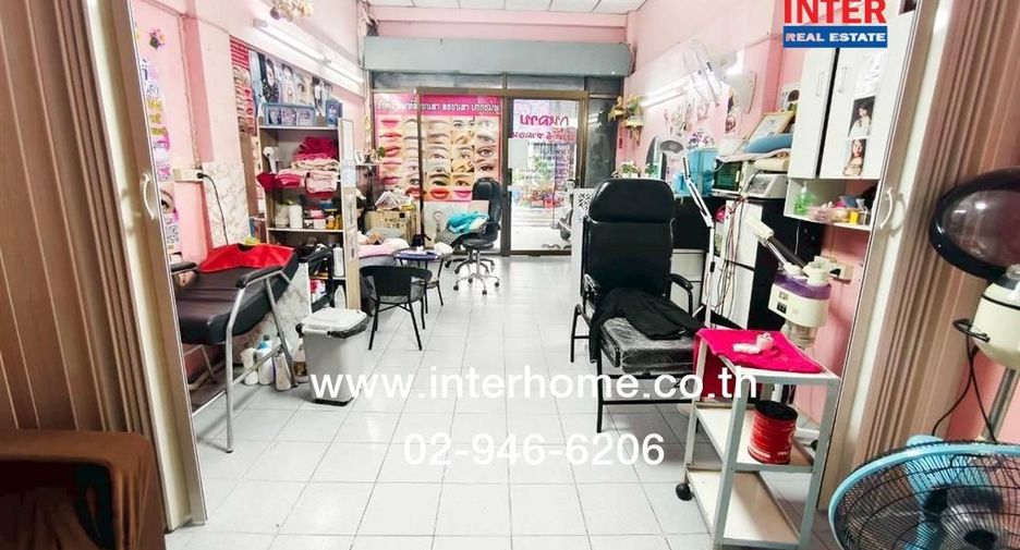 For sale 7 bedrooms retail Space in Bang Phlat, Bangkok
