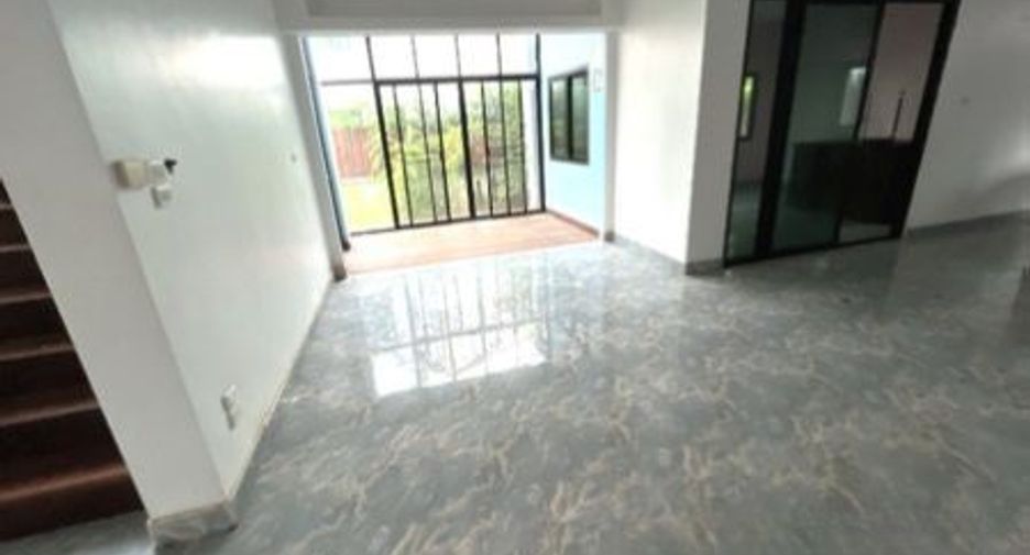 For sale 3 bedrooms house in Mueang Surat Thani, Surat Thani