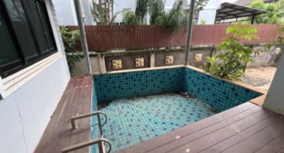 For sale 3 bedrooms house in Mueang Surat Thani, Surat Thani