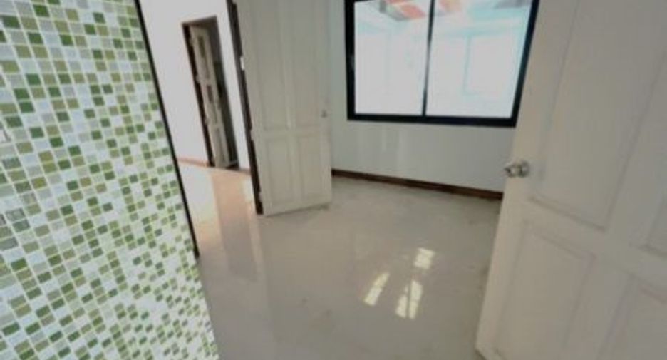 For sale 3 bedrooms house in Mueang Surat Thani, Surat Thani