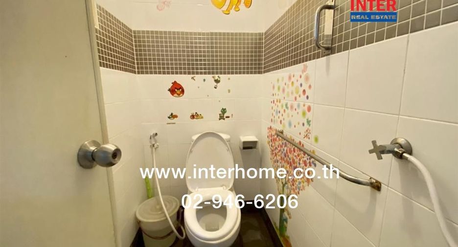 For sale 3 bedrooms townhouse in Bangkok Noi, Bangkok
