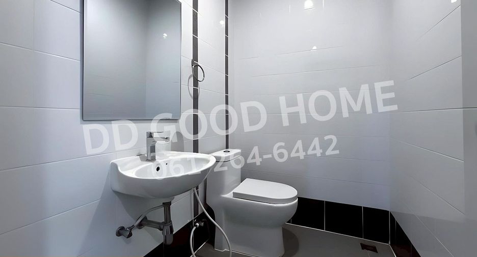 For sale 3 bedrooms townhouse in Lat Krabang, Bangkok