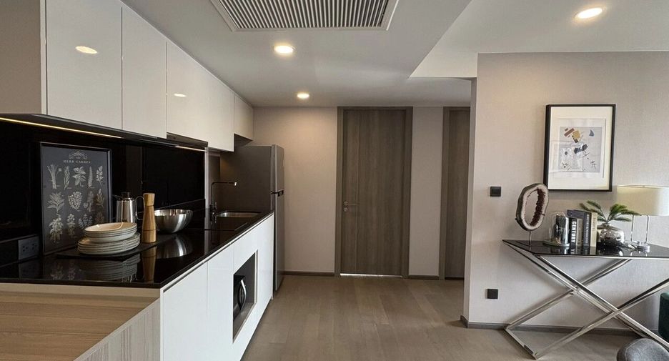 For rent 2 bedrooms condo in Pathum Wan, Bangkok