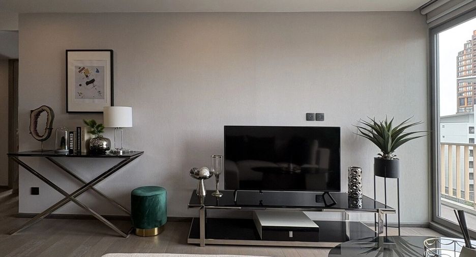 For rent 2 bedrooms condo in Pathum Wan, Bangkok