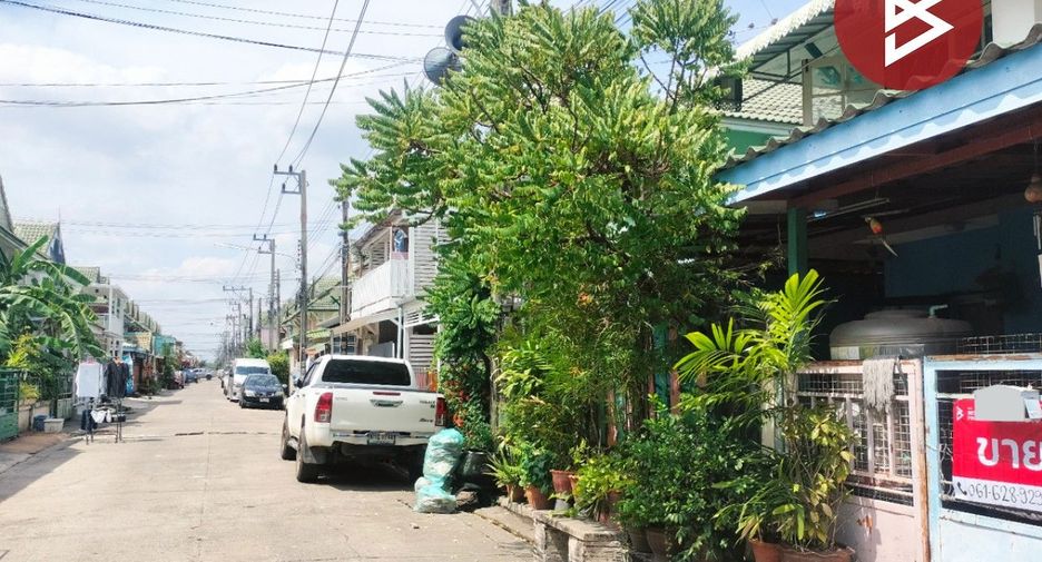 À vendre 3 chambres maison de ville à Khlong Luang, Pathum Thani