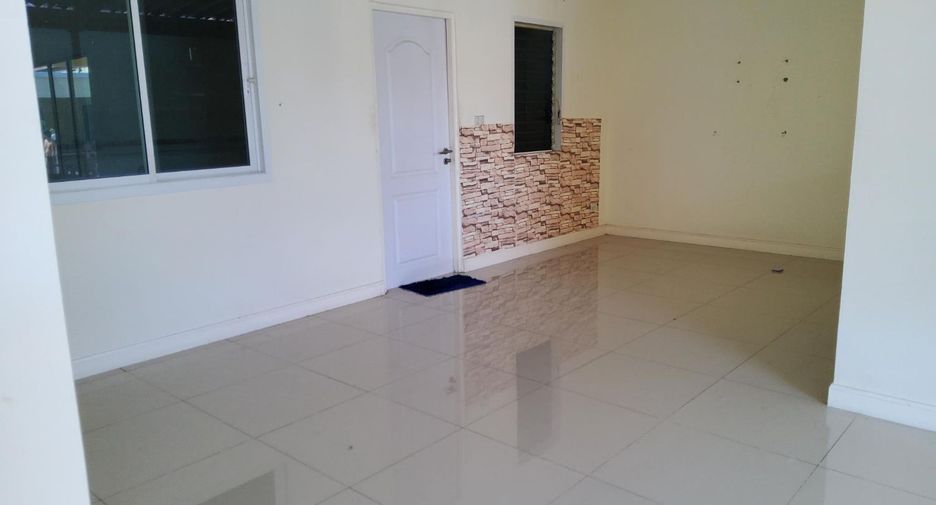 For sale 3 bedrooms house in Phan Thong, Chonburi