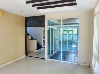 Haus zum Kauf mit 3 Zimmer in Si Racha, Chonburi