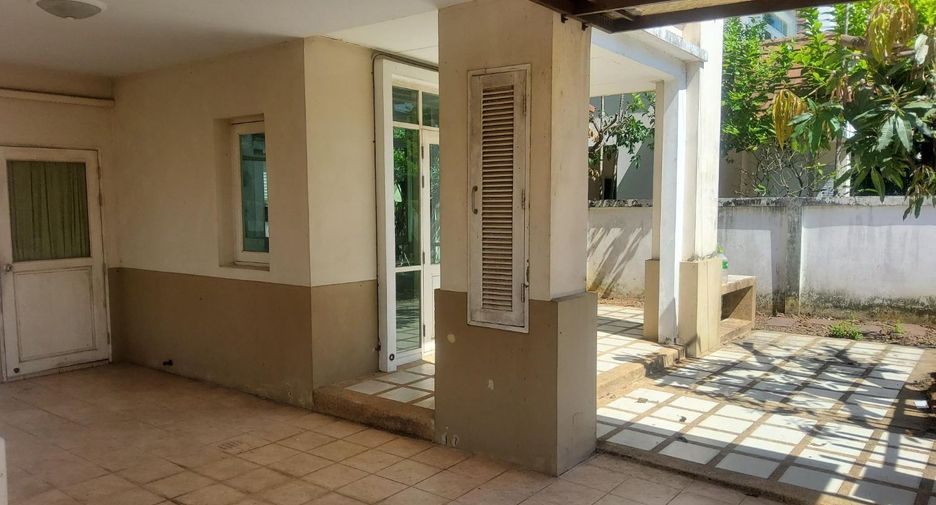 For sale 3 bedrooms house in Si Racha, Chonburi