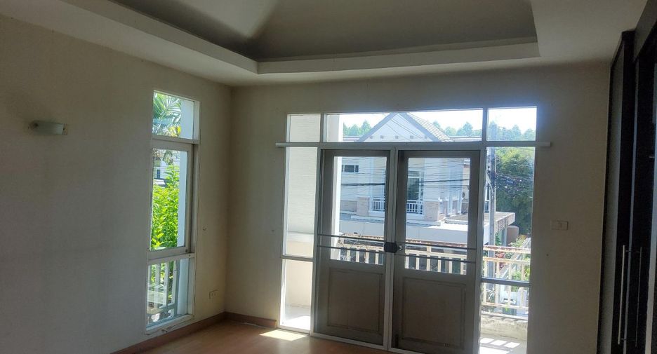 For sale 3 bedrooms house in Si Racha, Chonburi