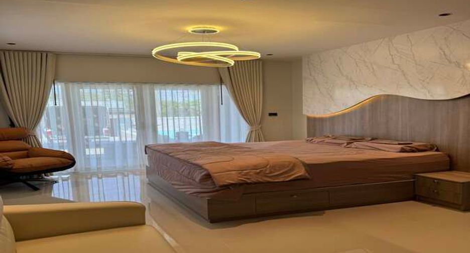 For sale 5 bedrooms house in Bang Lamung, Chonburi