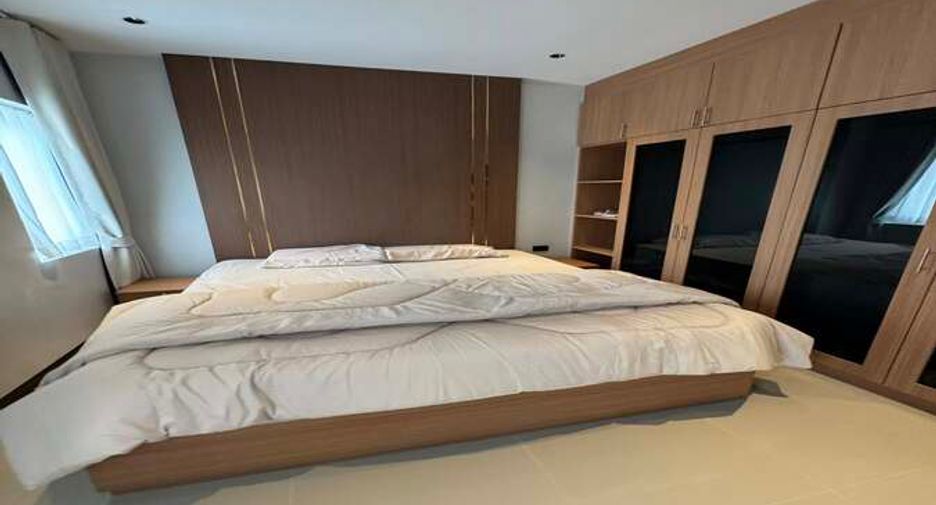 For sale 5 bedrooms house in Bang Lamung, Chonburi