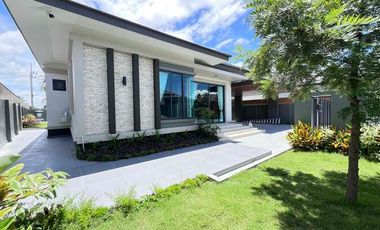 Villa zum Kauf mit 3 Zimmer in Bang Lamung, Chonburi