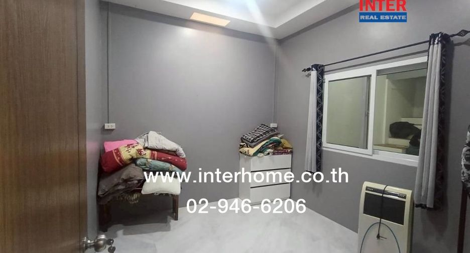 出售 2 卧室 联排别墅 在 Krathum Baen, Samut Sakhon