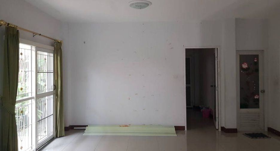 For sale 5 bedrooms house in Bang Phli, Samut Prakan