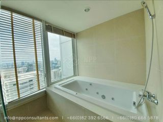 For rent 4 bedrooms condo in Watthana, Bangkok
