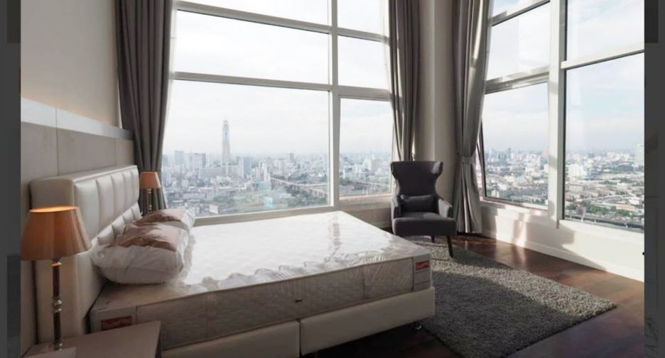 For rent 4 bedrooms condo in Watthana, Bangkok