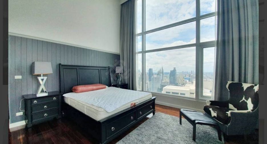 For rent 4 bedrooms condo in Watthana, Bangkok