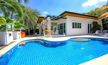 For sale 4 bedrooms villa in Hua Hin, Prachuap Khiri Khan