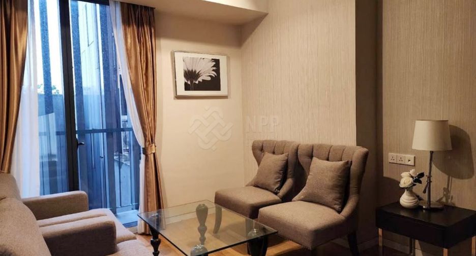 For rent 4 bedrooms condo in Sathon, Bangkok