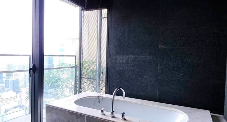 For rent 4 bedrooms condo in Sathon, Bangkok