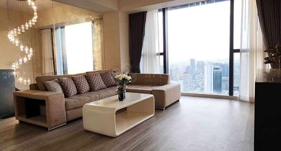For rent 4 bedrooms condo in Sathon, Bangkok