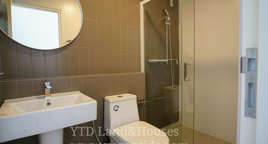 For rent 3 bedrooms townhouse in Bang Phli, Samut Prakan